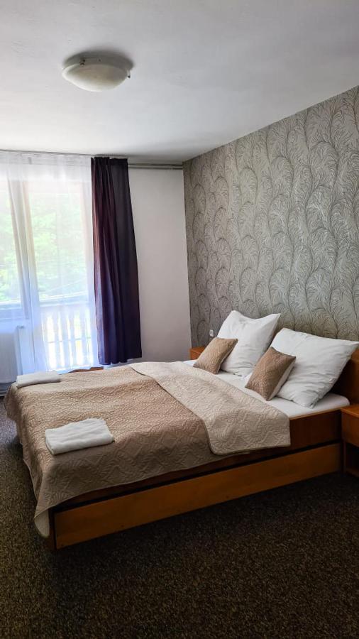 Horsky Hotel Eva Svaty Jur Exterior photo